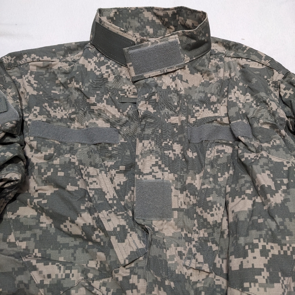 US Army Digital Camo Coat - Picture 3 of 8